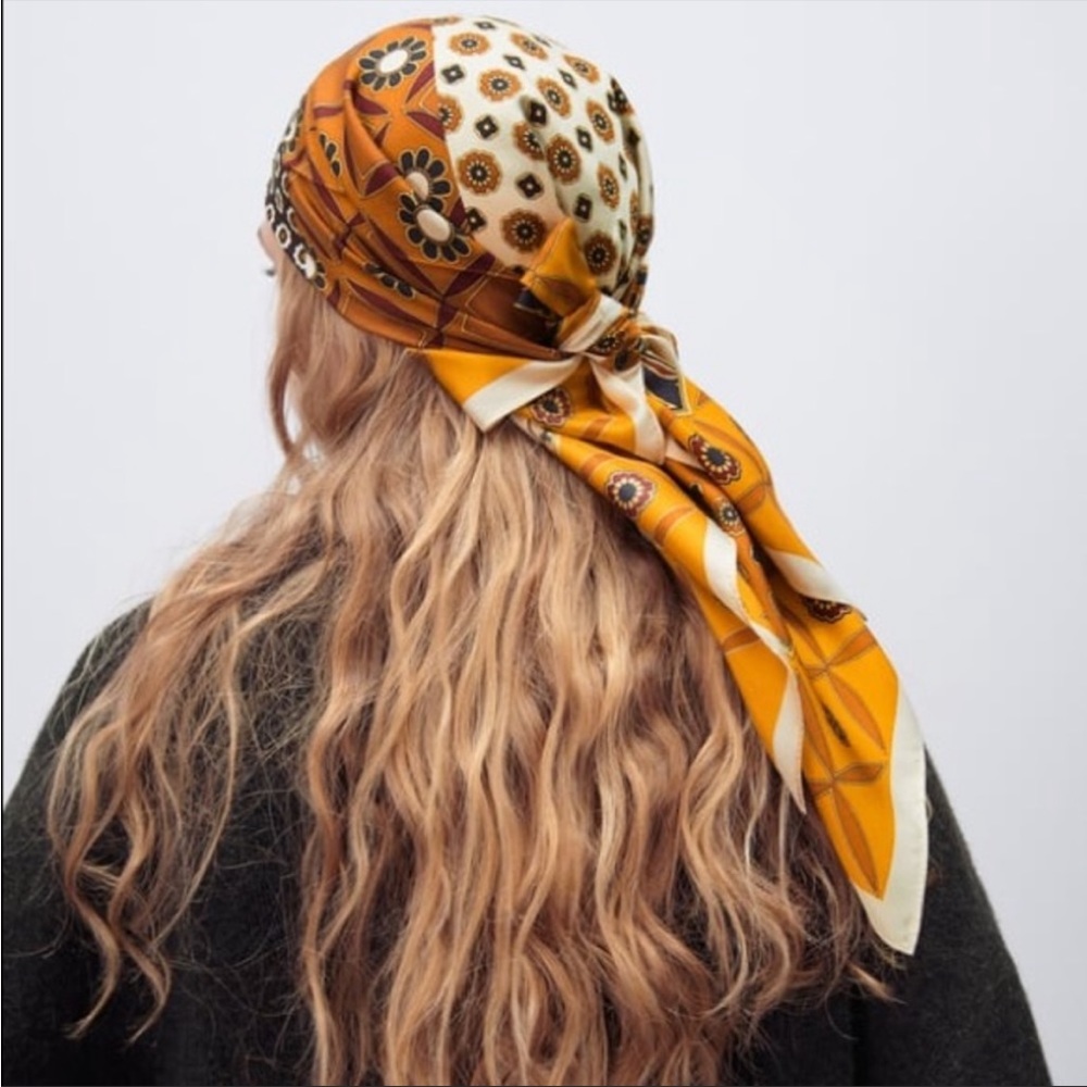 ZARA INITIAL (I) SILK SCARF SPECIAL EDITION - Picture 9 of 9